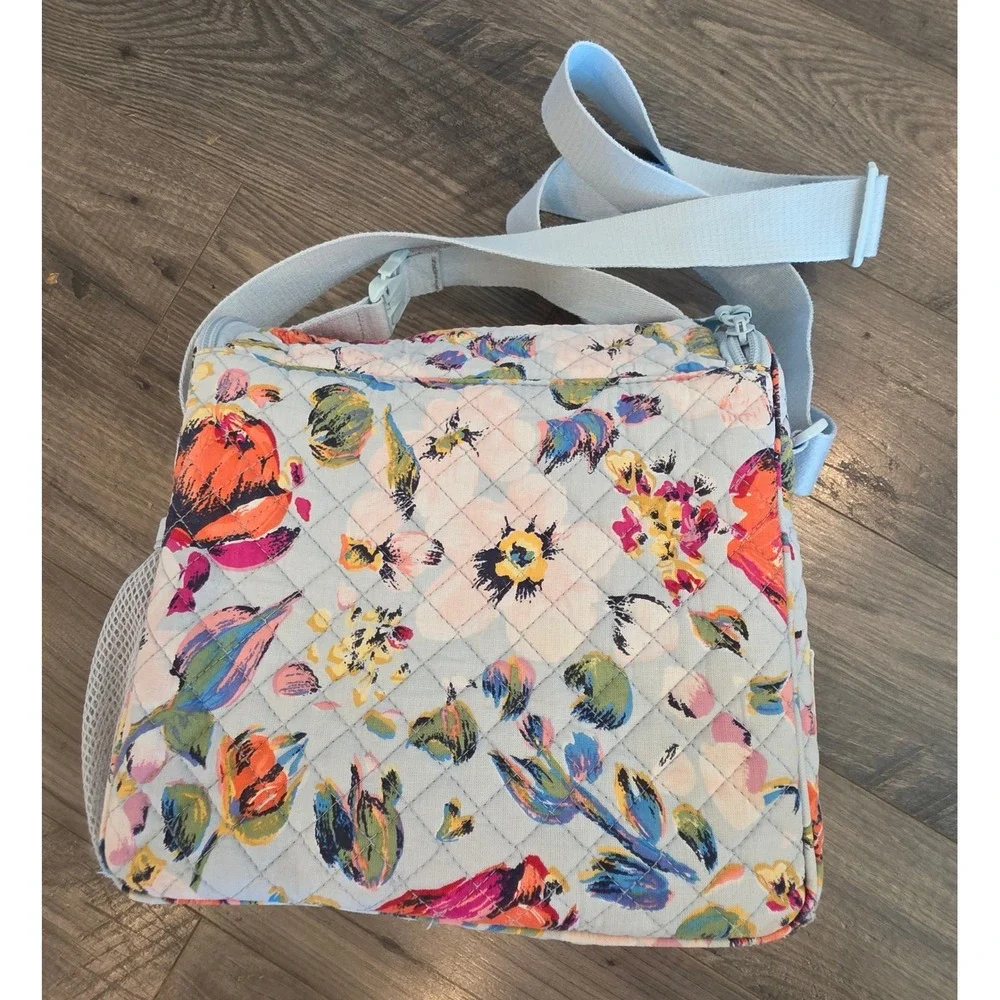 Vera Bradley Quilted Floral Lunch Bag Light Blue Insulated Crossbody Cooler Bag‎